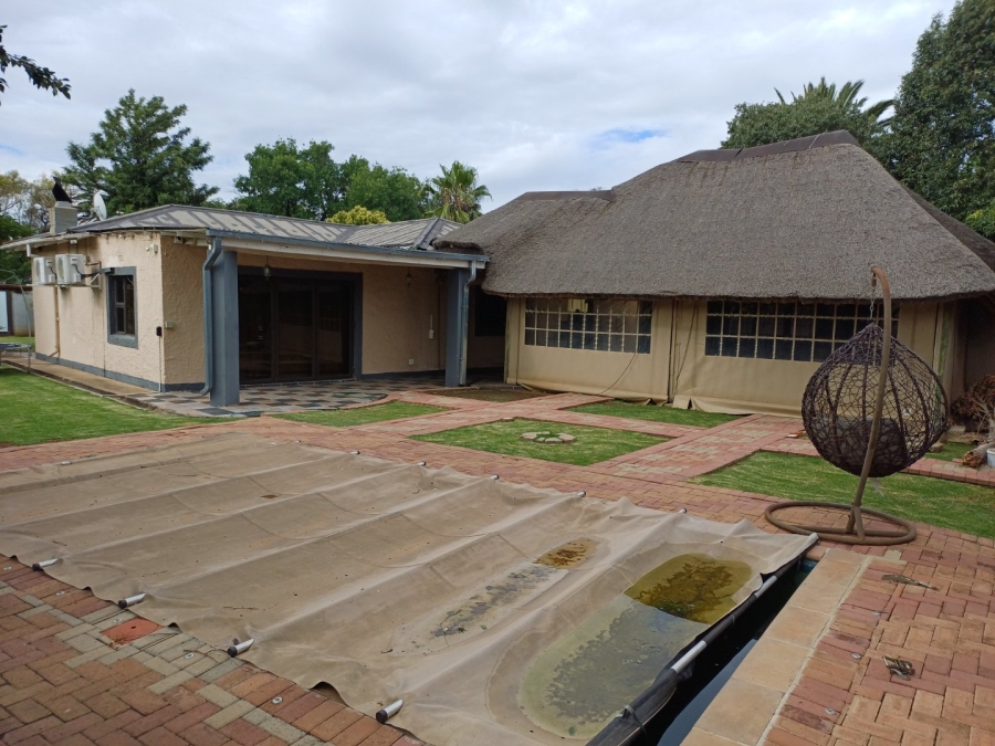5 Bedroom Property for Sale in Park West Free State